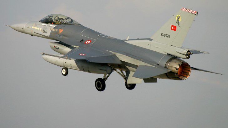 Doi piloți au murit după ce avionul militar în care se aflau s-a prăbușit în Turcia. 