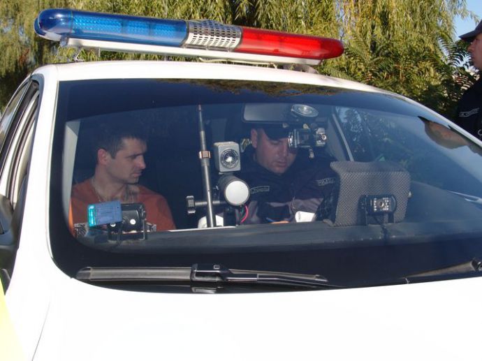 În contextul sărbătorilor de iarnă şi a zilelor de odihnă anunţate, inspectorii de patrulare au intensificat măsurile de profilaxie şi combatere a încălcărilor Regulamentului Circulaţiei Rutiere şi a tragediilor de pe traseu