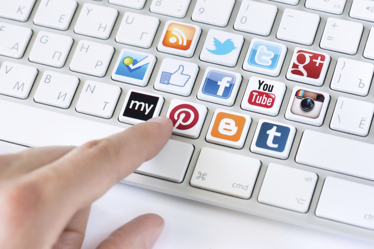 Twitter, Facebook, Microsoft и YouTube будут бороться с онлайн-враждой в ЕС.