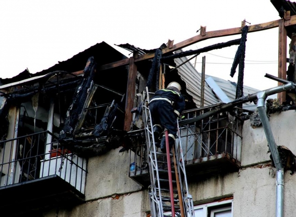Astazi, adica peste doua zile, el impartea deja jumatate de milion de lei celor 28 de proprietari pagubiti, fiecaruia revenindu-i cate 18 mii de lei.