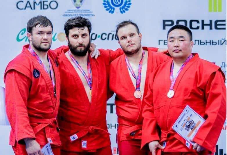 Молдавский спортсмен Денис Такий завоевал серебро на чемпионате мира по самбо.