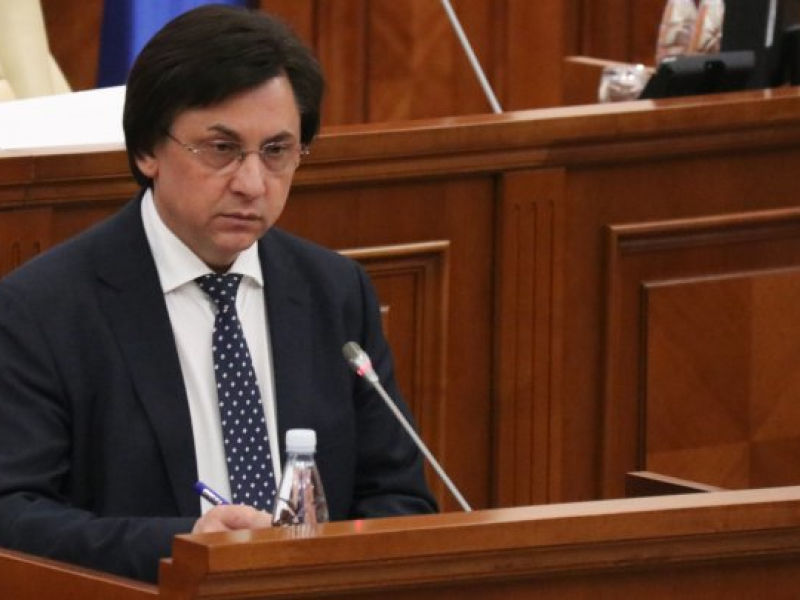 Бывший председатель КС Михай Поалелунжь стал адвокатом.