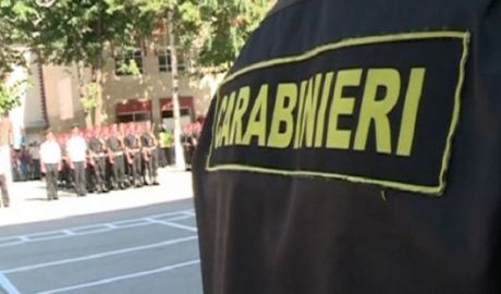 Подсудимый получил часть денег, остальные должны были быть переданы ему после трудоустройства.