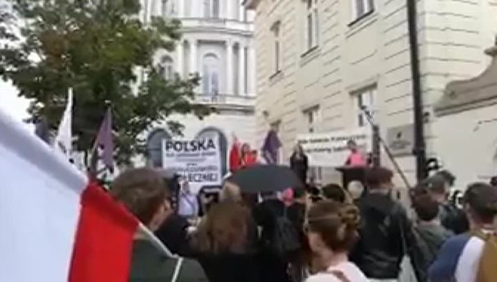  Полиция арестовала десятки участников акции протеста.