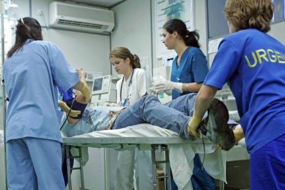Aproape o mie de oameni au avut nevoie de ajutorul medicilor în noaptea dintre ani. Foto: ghidcabinet.ro