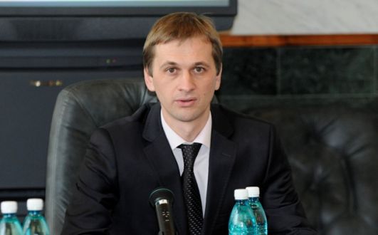 После того как евро переступил порог в 17 леев, Дрэгуцану сказал, что НБМ в последнее время купил 130 миллионов долларов на рынке.