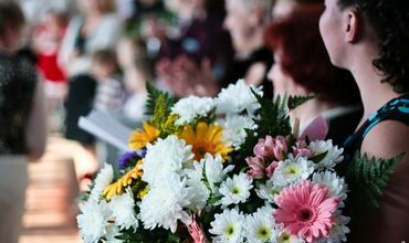 В последние дни учебного года будет усилен налоговый контроль за торговлей цветами.
