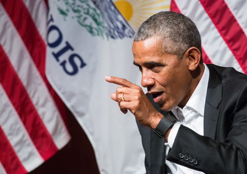 Fostul preşedinte american Barack Obama s-a întors luni din nou în lumina reflectoarelor