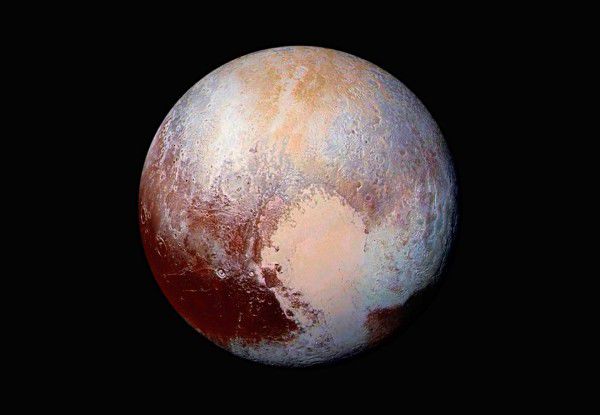 Cercetătorii americani au descoperit pe Pluto anumite formaţiuni muntoase ce par a fi gheţari care ejectează gheaţă.