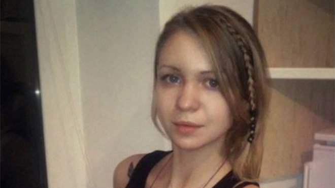 Неонацистка, обвиняемая в убийстве Бузины, перегрызла себе вены.