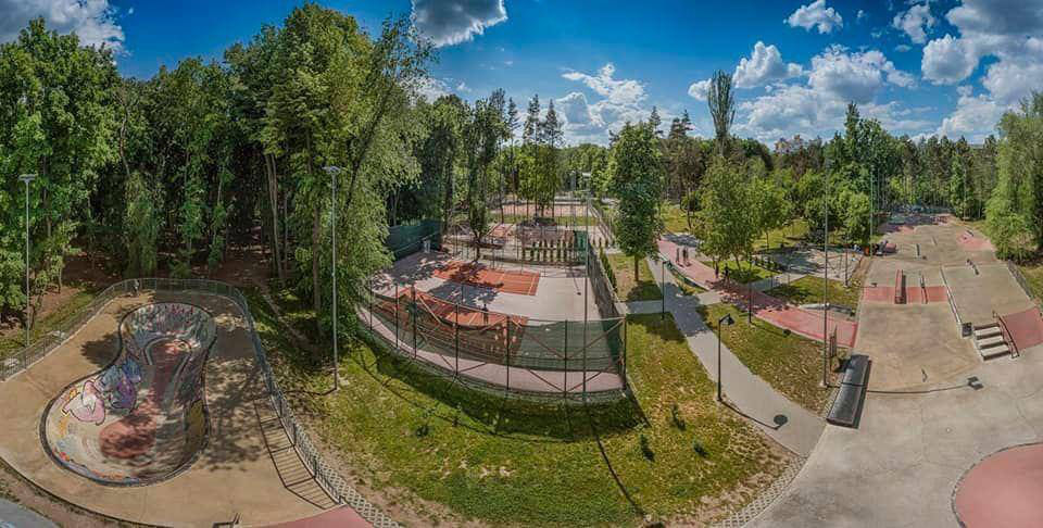 Полным ходом идут работы по восстановлению парка "Долина Роз".