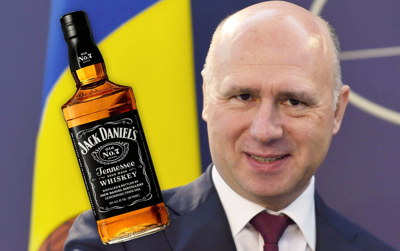 Premierul Pavel Filip a adus la Guvern whiskey cumpărat de pe 999.md.