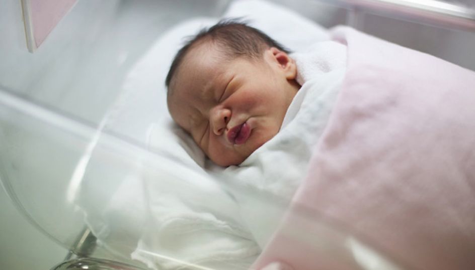 Документы на пособие по родам можно представить в течение двух дней.