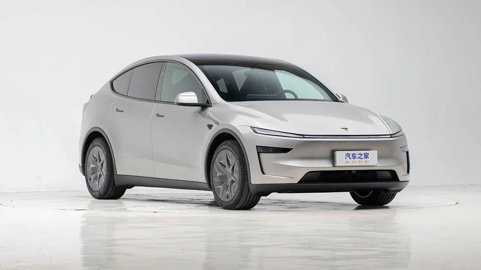 Tesla официально представила удлиненную Model Y.