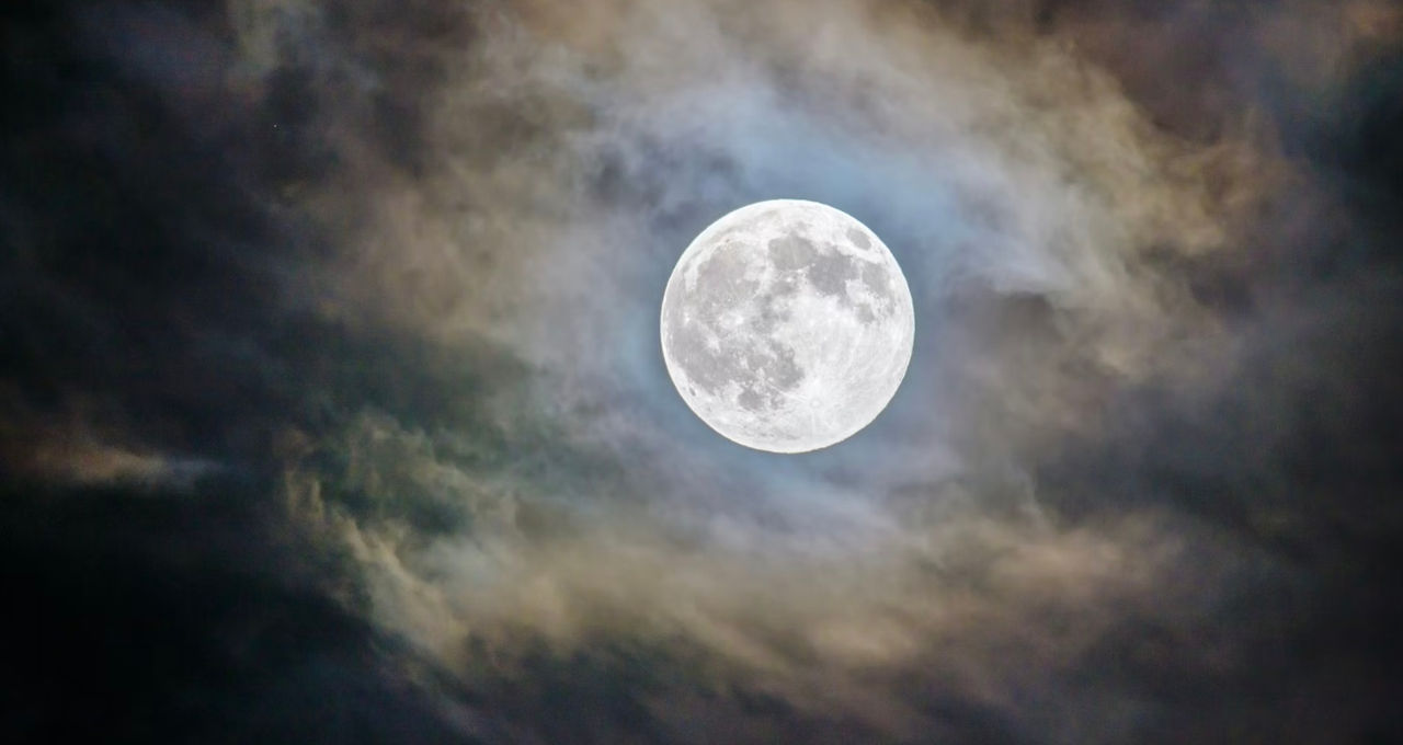 Impactul asteroidului 2024 YR4 cu Luna ar putea provoca o ploaie de meteoriți pe Pământ.