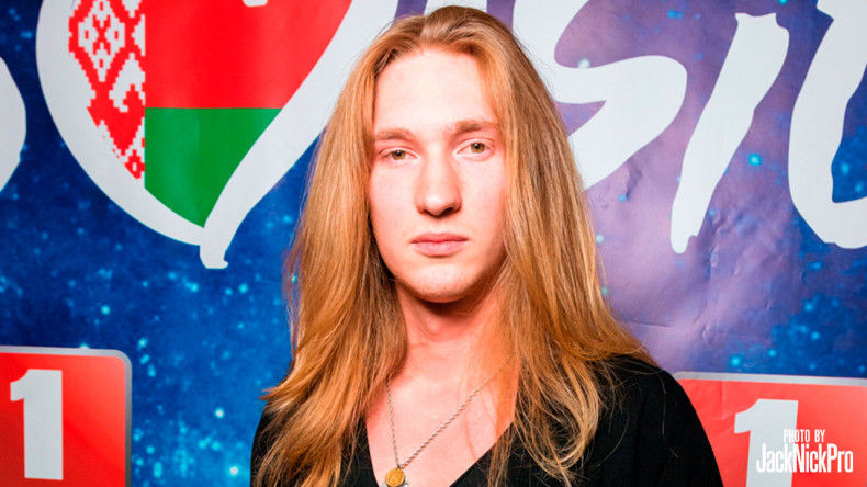 Певец IVAN, участник Евровидения 2016 от Беларуси, прострелил себе руку, готовясь к конкурсу.