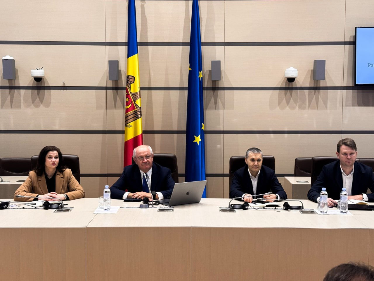 Alexandru Munteanu a discutat cu sindicatele despre creșterea salariilor și reducerea muncii nedeclarate.