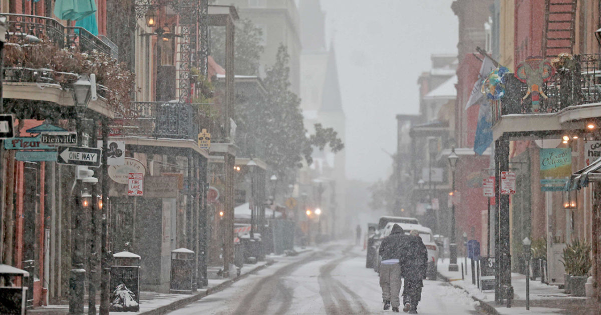 Un paradis subtropical, transformat într-un basm de iarnă: New Orleans, lovit de ninsori abundente.