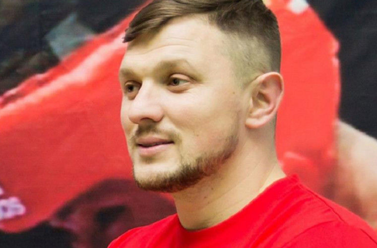 Молдавский тренер по боксу Игорь Унтилэ.