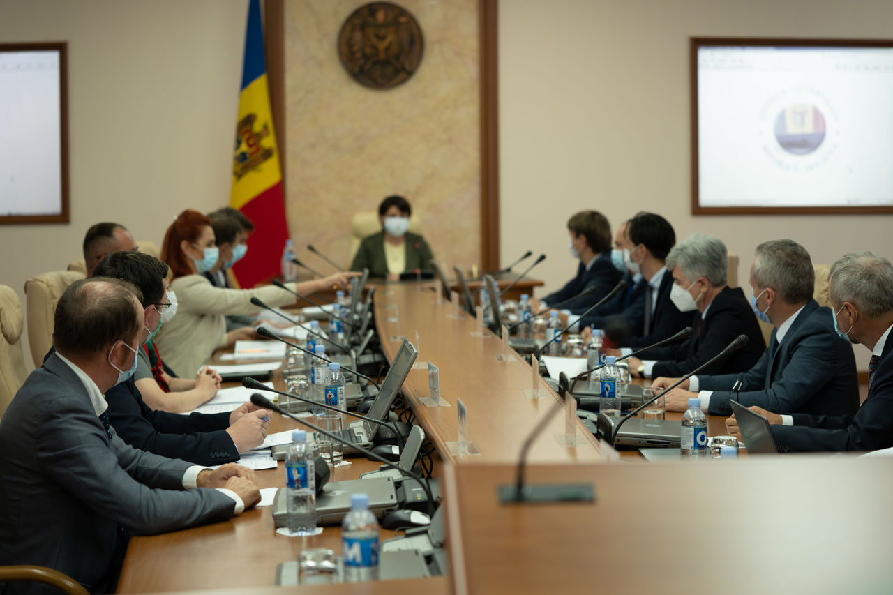Правительство провело кадровые перестановки.