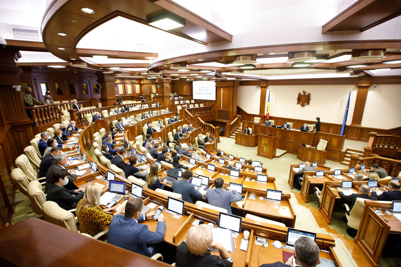 Возраст 10 депутатов Парламента Молдовы не старше 35 лет.