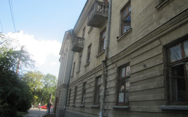 O studentă a căzut de la geamul căminului în care locuia. Foto: publika.md