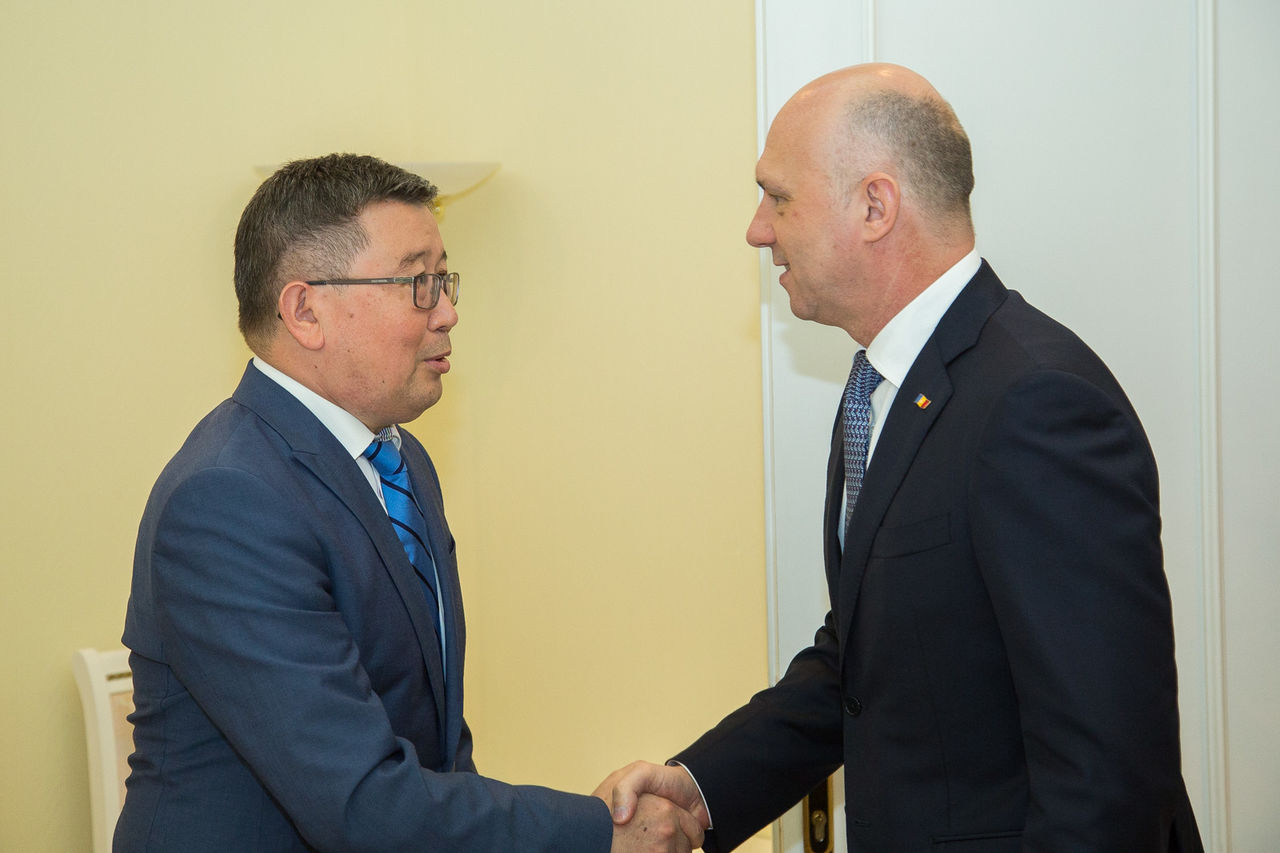 Premierul s-a întâlnit cu ambasadorul Republicii Kazahstan. 