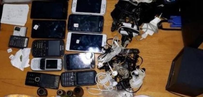 В тайниках заключенных Бранештской тюрьмы нашли запрещенные предметы.