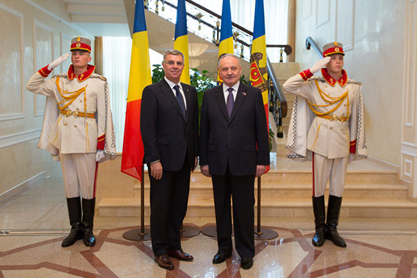 România şi Moldova îşi doresc intensificarea relaţiilor politice şi economice. Foto: ipn.md