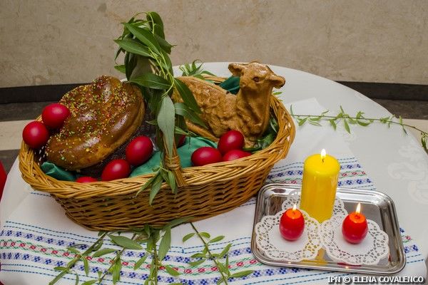 Cо временем Пасха не вышла за социальный контекст.