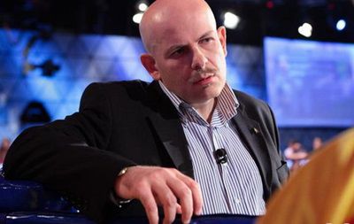 Олесь Бузина был убит в Киеве 16 апреля.