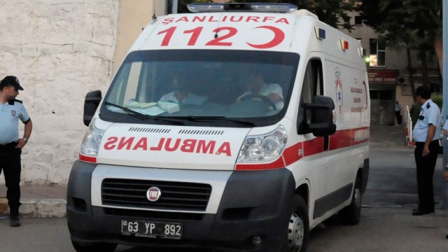 По словам министра, при взрыве на шахте под землей находились 787 горняков.