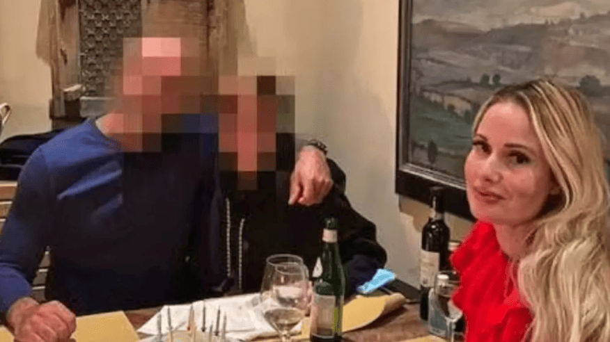 Миллионер из Швейцарии после смерти оставил всё наследство гадалке.