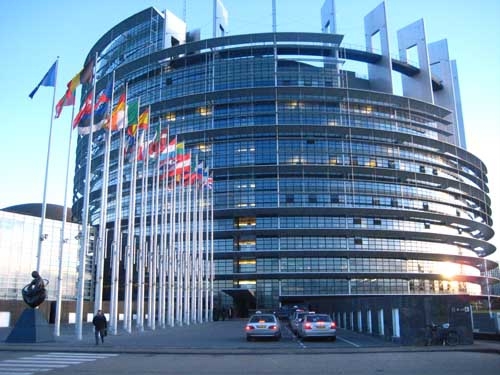 Украина окончательно подписала соглашение об ассоциации с Евросоюзом 27 июня.
