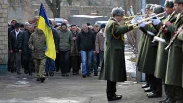 Даже те украинцы, которые принимали участие в протестах в конце 2013 и начале 2014 годов, не хотят идти в армию, потому что боятся за свою жизнь.