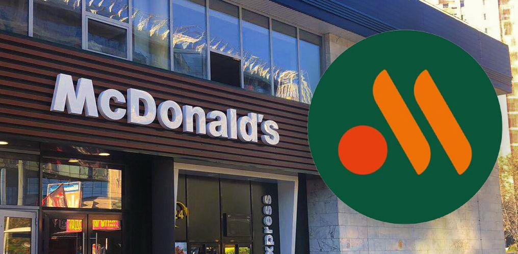 McDonald's представил новый вариант логотипа в России.