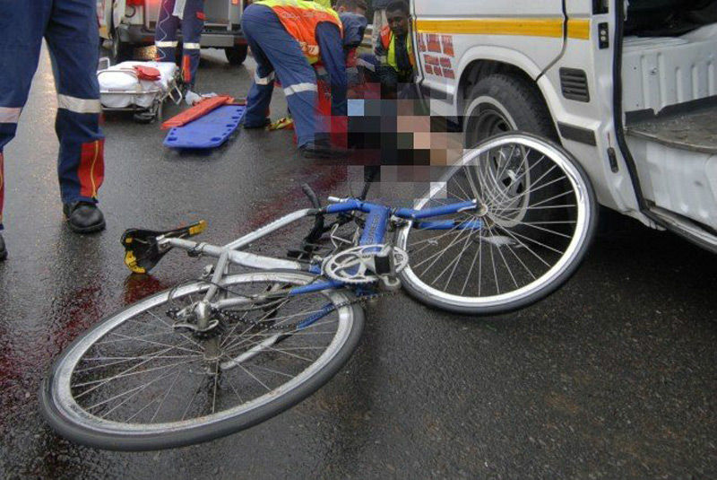 Traseul Chișinău-Bălți: Un biciclist, lovit mortal de un autocamion. Foto simbol: obiectivbr.ro