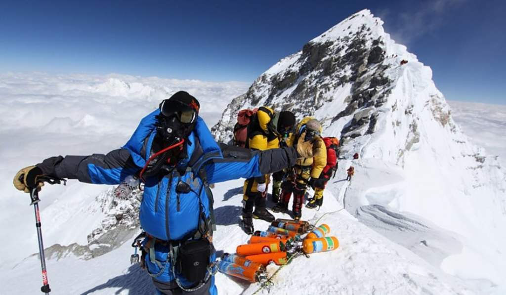 Nepalul intenționează să înăsprească regulile pentru alpiniștii care încearcă să cucerească Everestul.