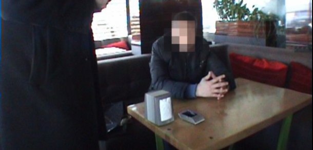 Ofiţerii CNA şi procurorii anticorupție l-au reţinut aseară pe Eugen Stogu, unul din învinuiții în dosarul FISC, care a evadat la sfârșitul lunii martie din arest de la domiciliu.