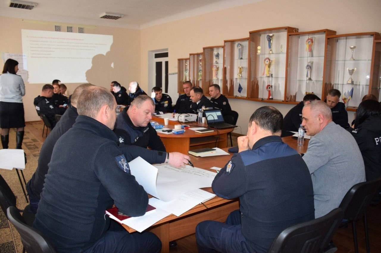 Прокуроры и сотрудники МВД проходят тренинг по борьбе с коррупцией.