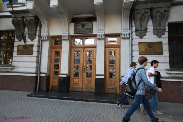 13 judecători de la mai multe judecătorii din R. Moldova au depus cereri de demisie care urmează a fi examinate mâine.
