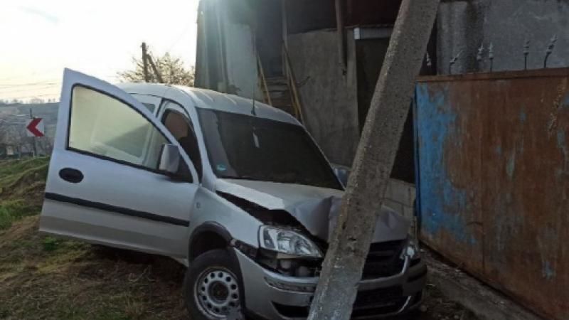 В Кантемирском районе парни совершили кражу, угон авто, ограбление и поджог.