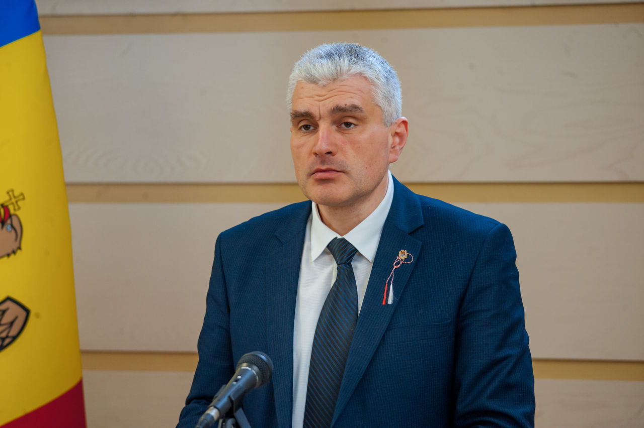 Бывший депутат Александр Слусарь.