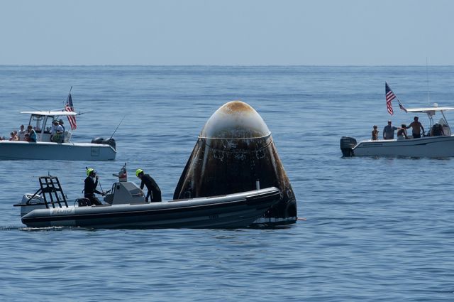 Космический корабль Cargo Dragon успешно приводнился в Атлантике.