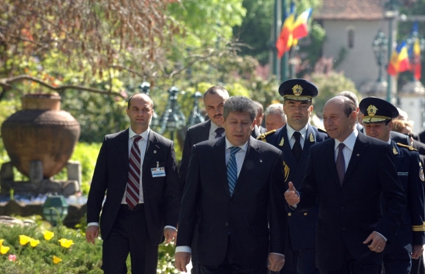Ghimpu a spus că nu o va susține nici pe Elena Udrea, care a fost promovată de președintele României, Traian Băsescu.