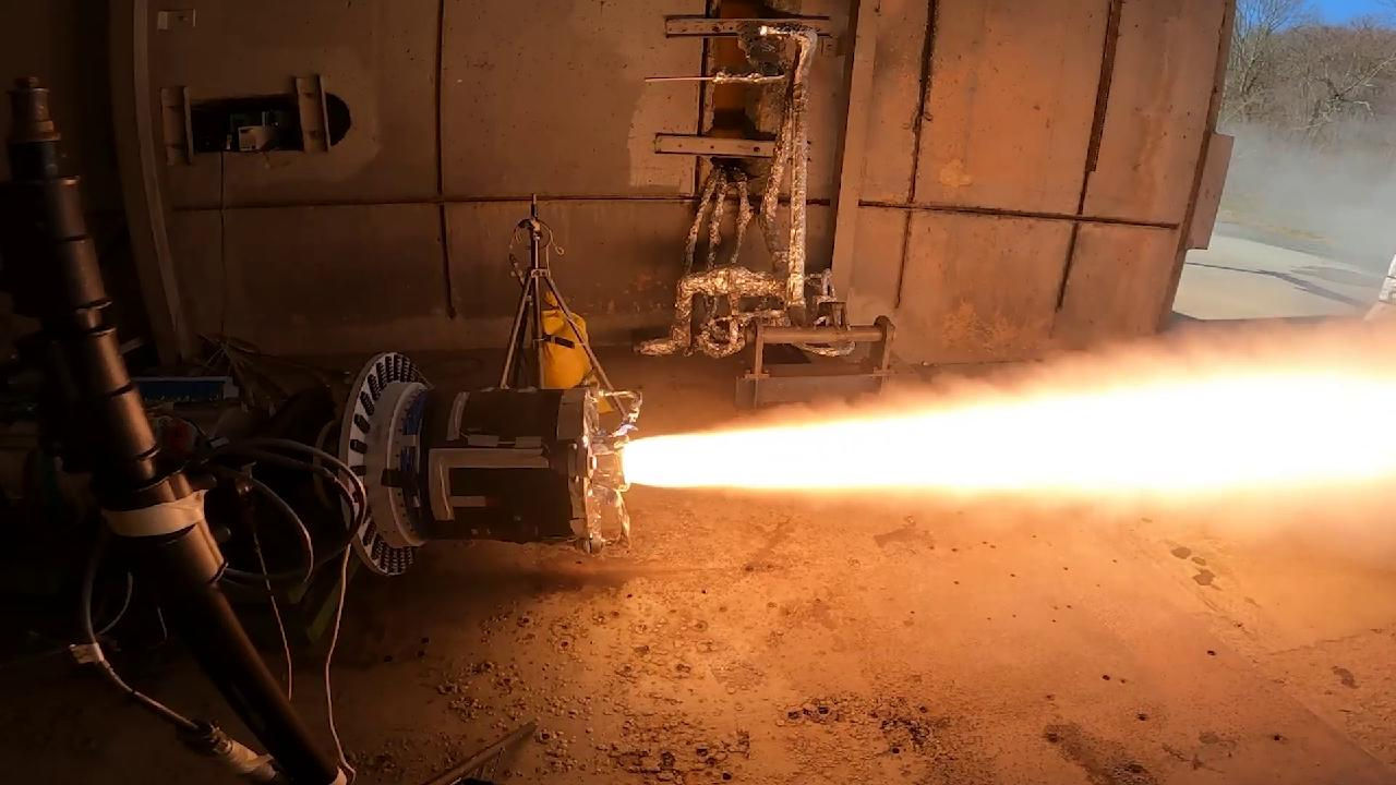 NASA показало испытание новых ракетных двигателей.