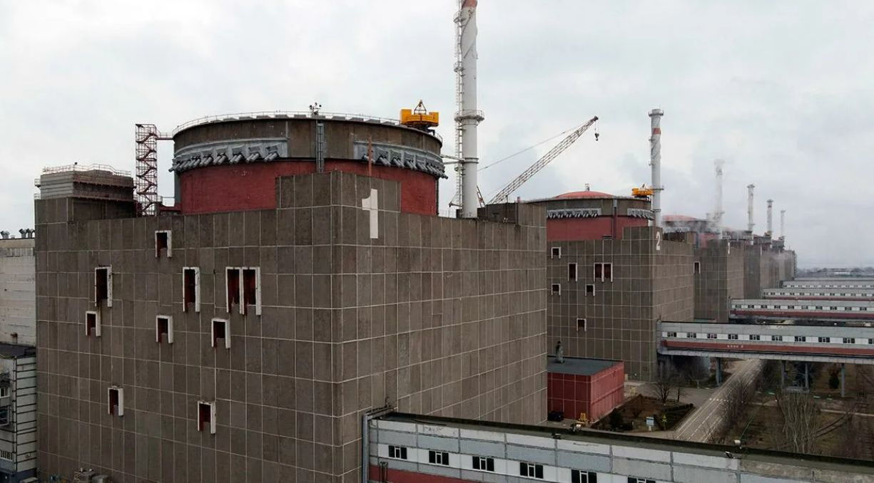 МАГАТЭ: Россия до сих пор не допустила инспекторов на крышу реакторных блоков ЗАЭС.