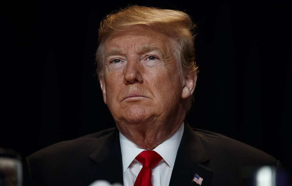 В пятницу Трамп подписал декларацию о введении режима ЧП на южной границе страны.