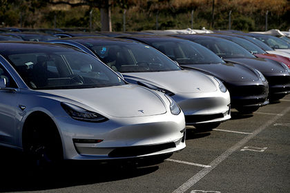 Tesla заподозрили в массовом отзыве автомобилей.