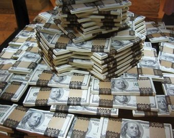 Американская платежная система PayPal по ошибке начислила на счет 56-летнего жителя штата Пенсильвания Криса Рейнольдса сумму в $92 233 720 368 547 800 — или $92 квадриллиона «с мелочью».